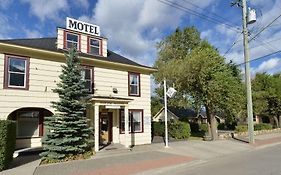 Totem Motel Lytton Canada